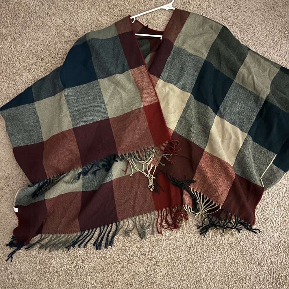 Cape/wrap - Picture 2 of 6